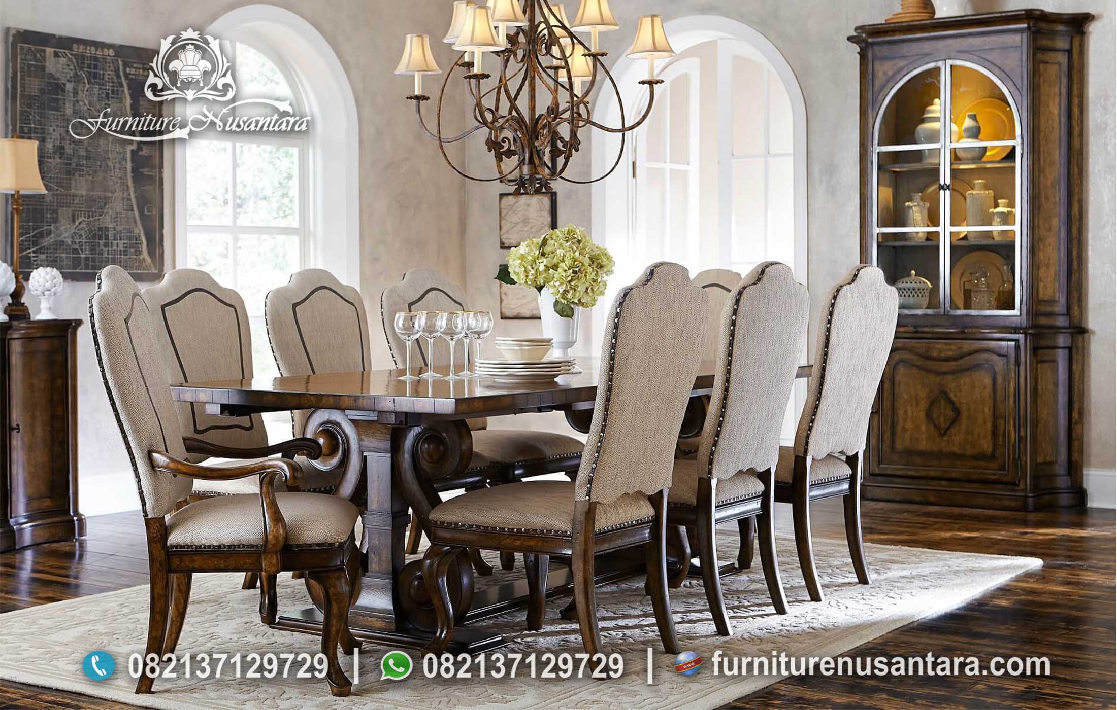 Meja Makan Kayu Jati yang Elegan